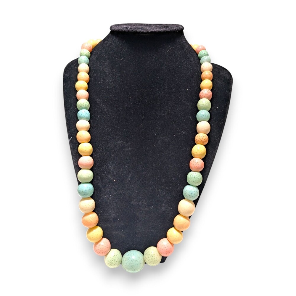 Vintage 50s Genuine Lucite Pastel Beaded Necklace Faux Coral Made in Hong‎ Kong